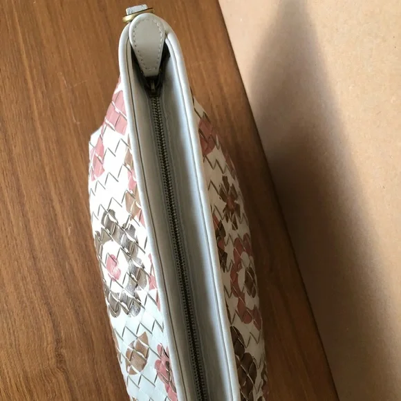 Bottega Veneta mini pochette bag - Picture 8 of 13